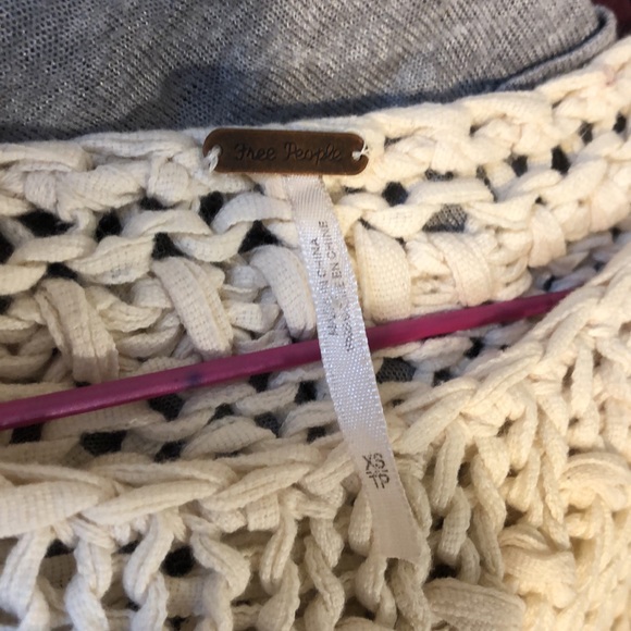 Free People 💯 cotton cropped fringe sweater XS - Picture 3 of 5